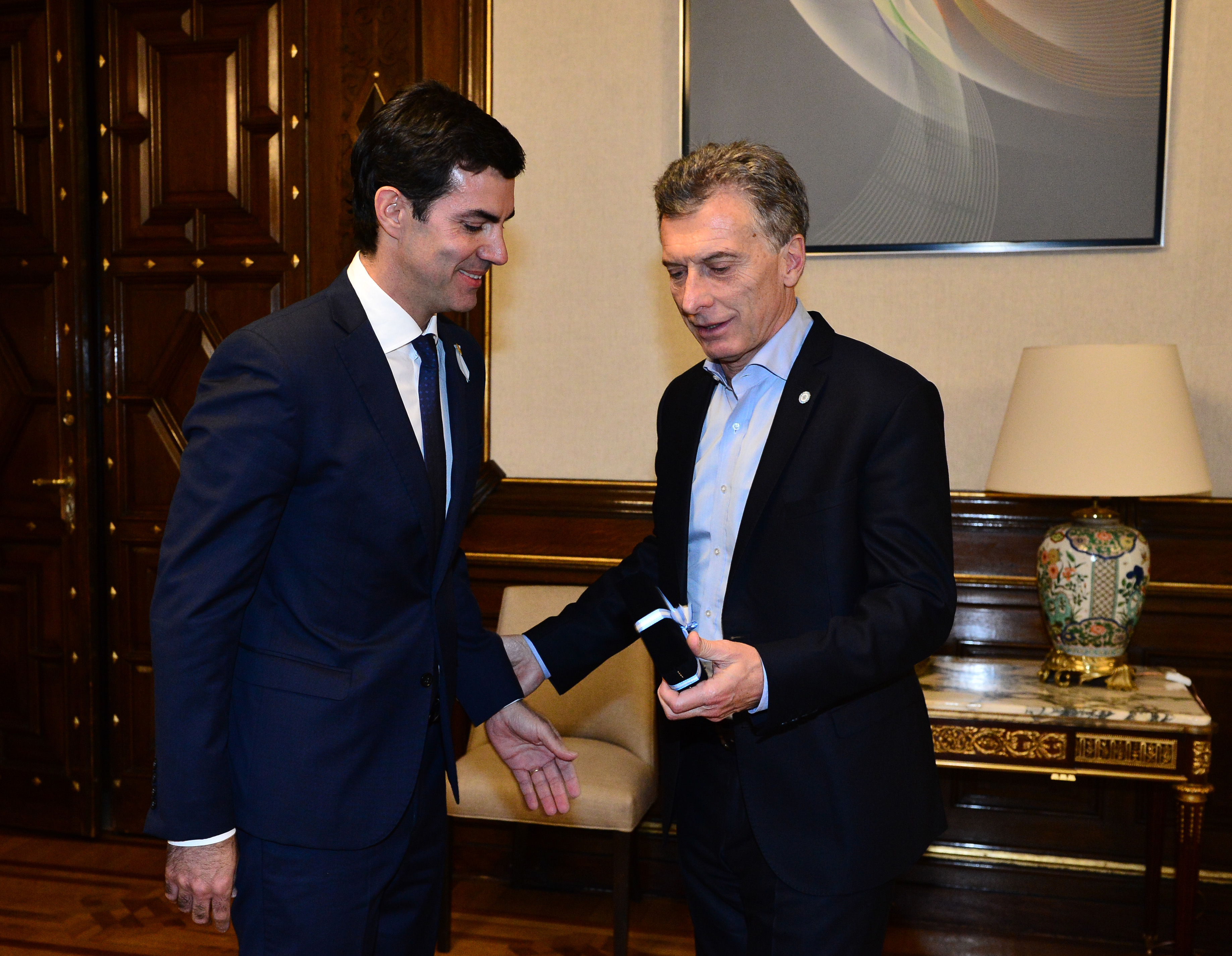 El presidente Macri junto al gobernador Urtubey (2)