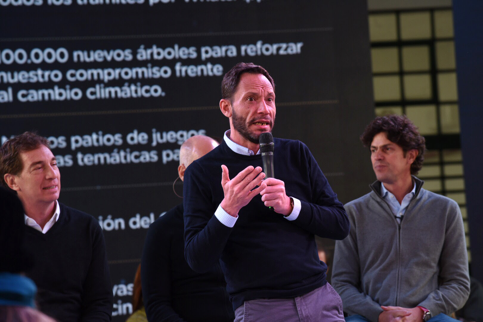 Rodríguez Larreta presentó las propuestas de campaña junto a vecinos.