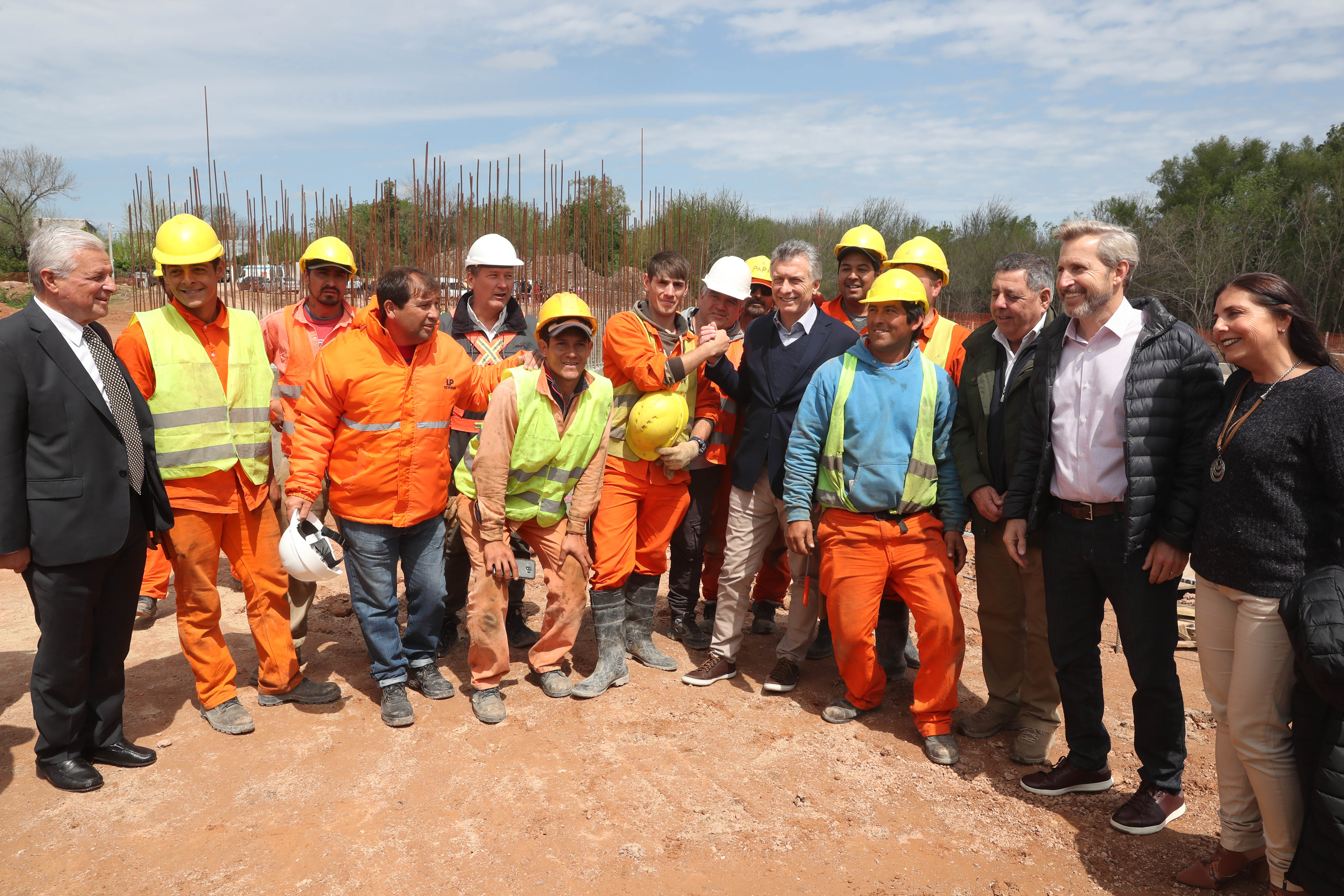 El Presidente Macri recorrió obras en Concepción del Uruguay.
