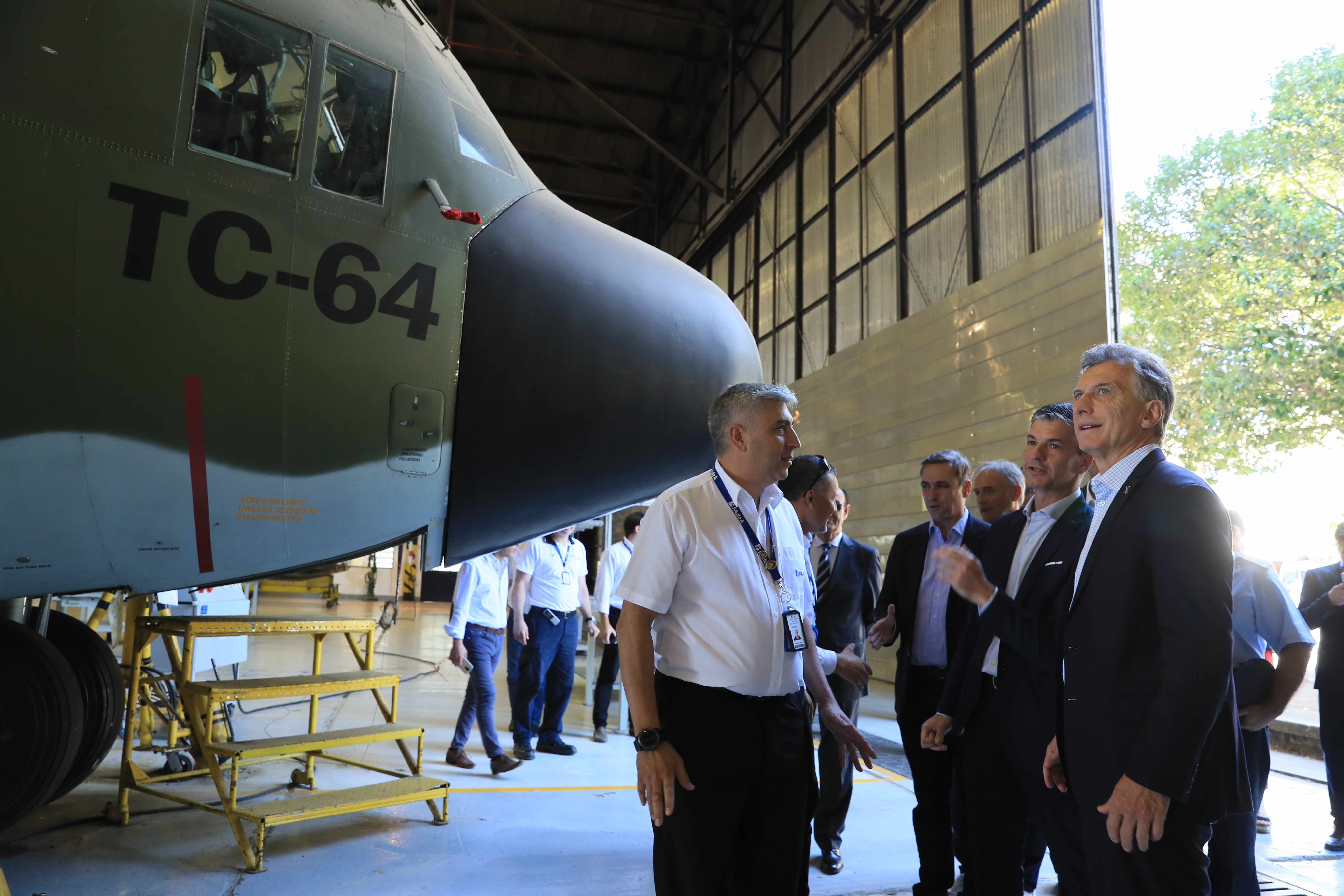 El Presidente Mauricio Macri recorrió la Fábrica Argentina de Aviones (FAdeA).