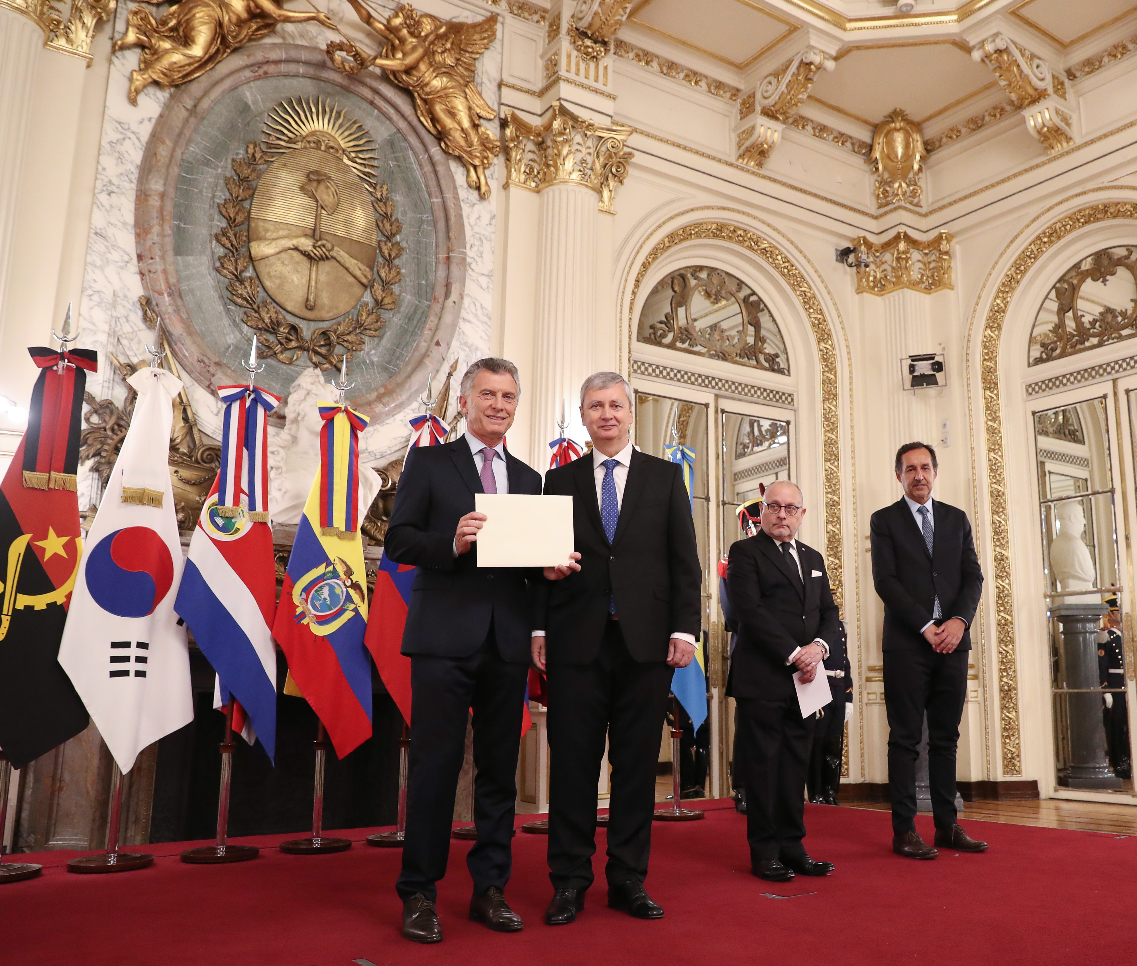 El Presidente Mauricio Macri con el nuevo Embajador de Eslovaquia.