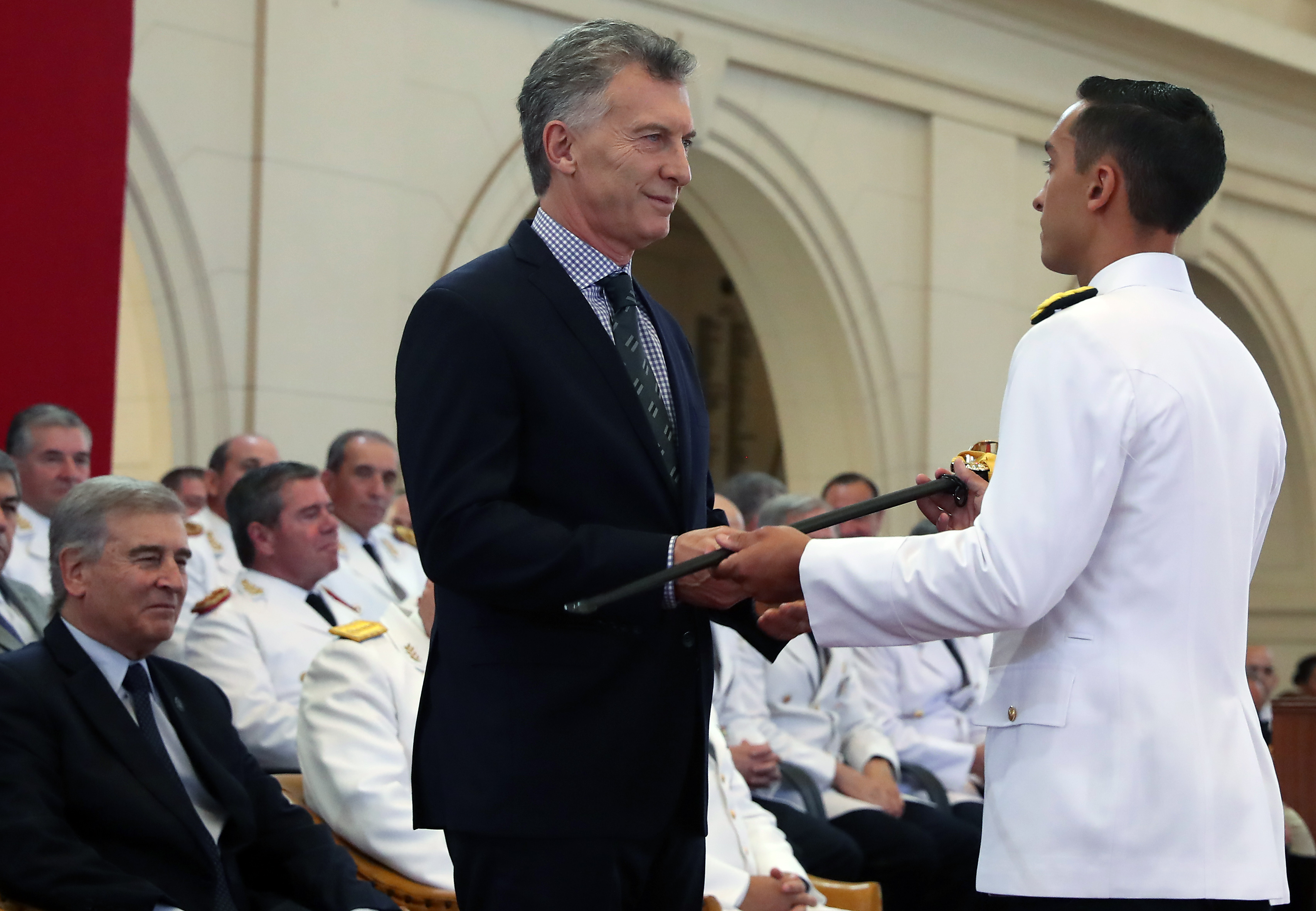 El Presidente Macri encabezó el acto de egreso de nuevos oficiales de las Fuerzas Armadas.
