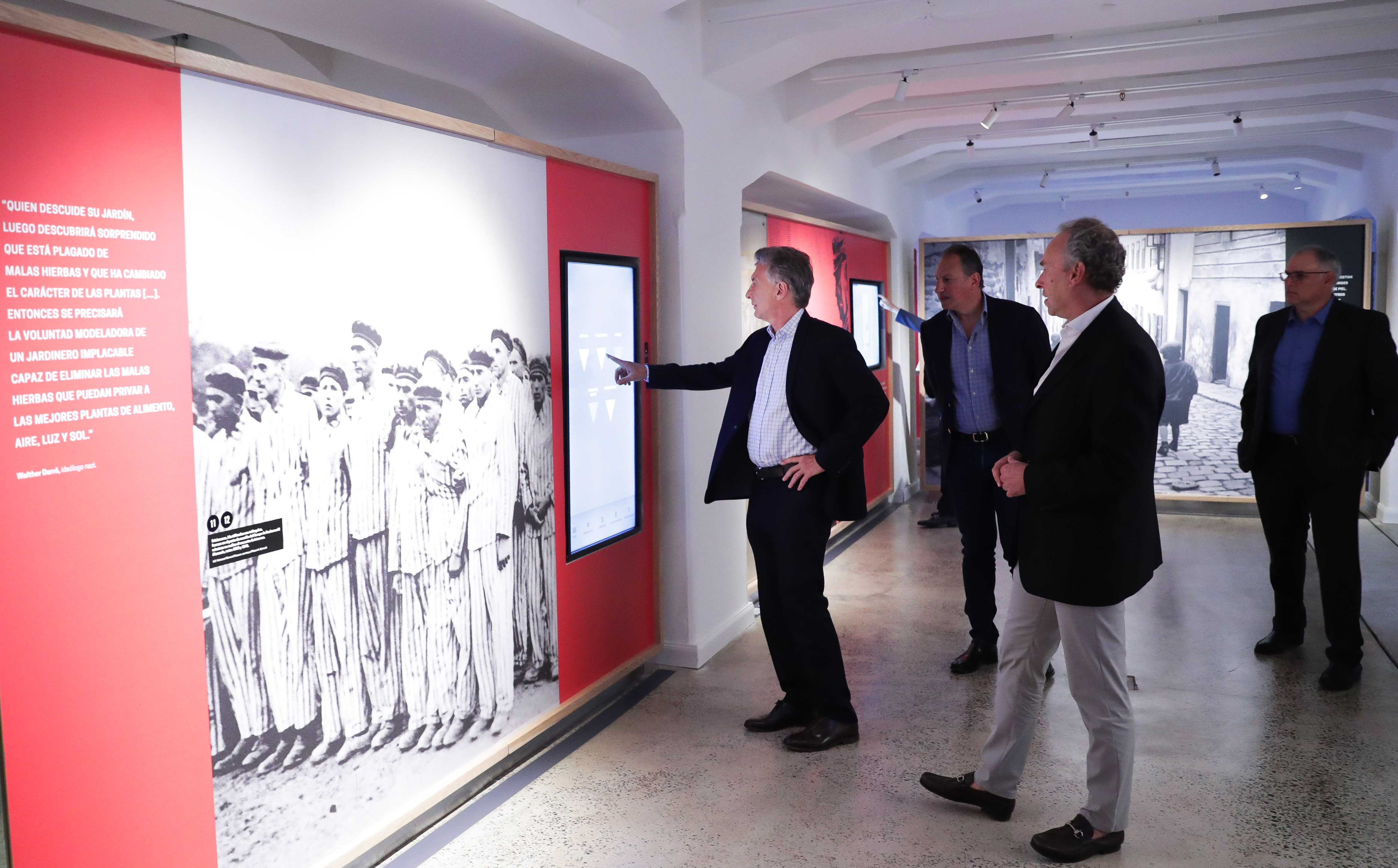 El Presidente Macri visitó el Museo del Holocausto.