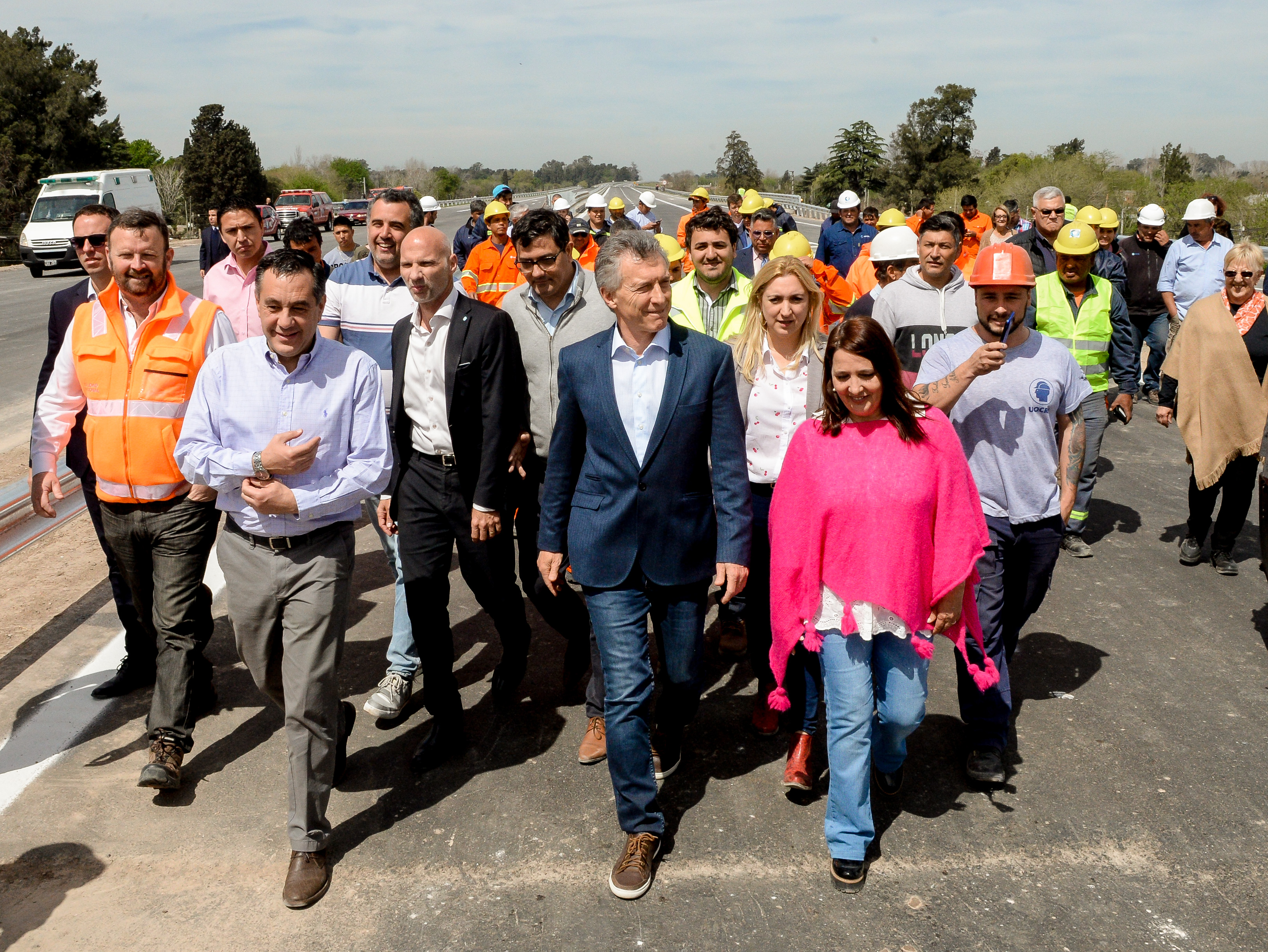 El Presidente Macri recorrió las obras del nuevo tramo del Camino del Buen Ayre.