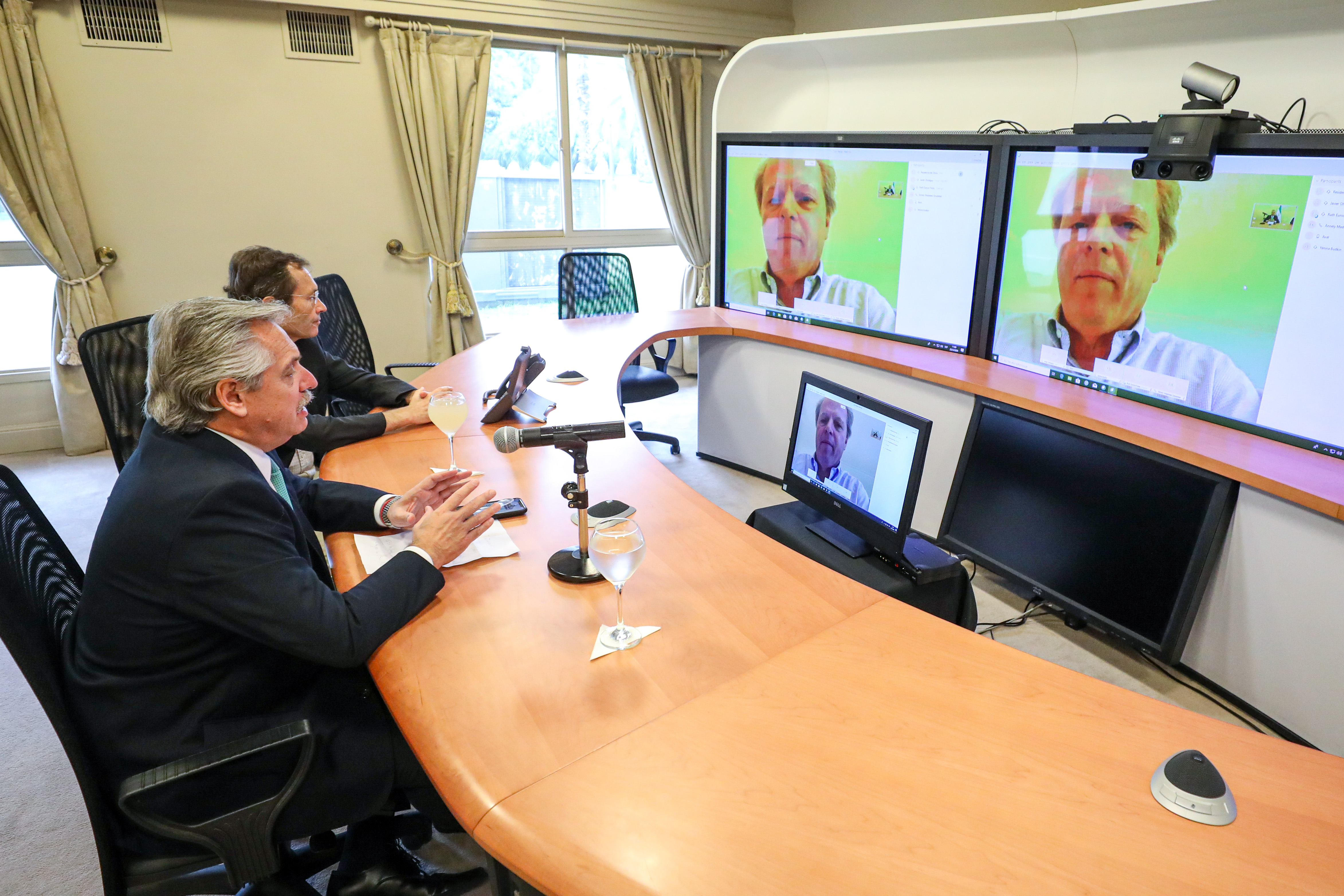 Alberto Fernández mantuvo una videoconferencia con el vicepresidente del Banco Mundial.