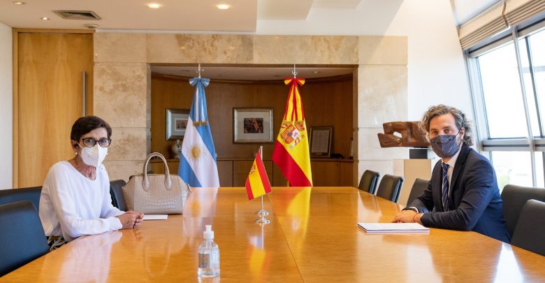 El Canciller Santiago Cafiero recibió las copias de las cartas credenciales de la nueva Embajadora de España en la Argentina, María Jesús Alonso Jiménez.