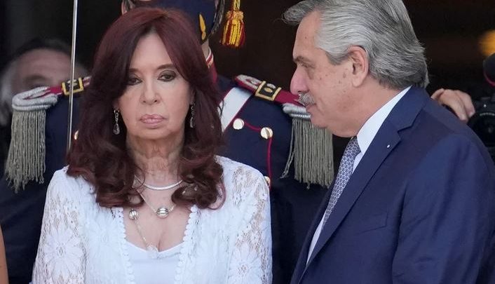 La grave crisis económica que está viviendo la Argentina es como consecuencia de la falta de confianza hacia las políticas del Gobierno de Alberto Fernández y Cristina Kirchner.