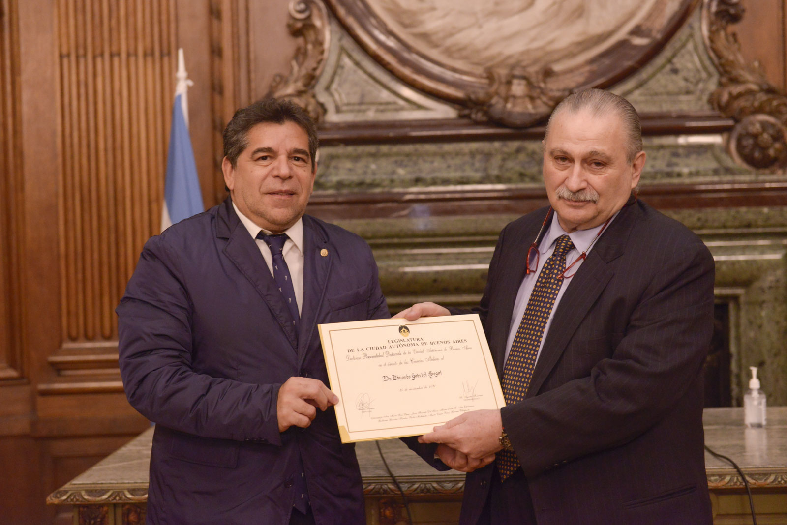 El doctor Eduardo Gabriel Segal recibió el diploma de Personalidad Destacada en el ámbito de la Salud.