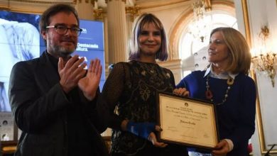 Legislatura de la Ciudad de Buenos Aires: La cantante Fabiana Cantilo recibió el diploma de Personalidad Destacada.