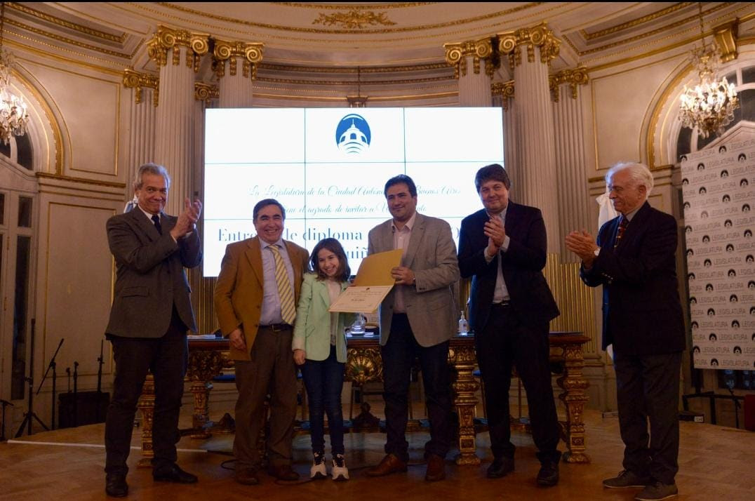 La Legislatura de la Ciudad de Buenos Aires distinguió al Dr. Oscar Muiño como Personalidad Destacada en el ámbito de la Cultura.