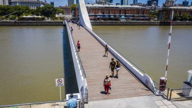 Buenos Aires: Reinauguraron el Puente de la Mujer en el barrio de Puerto Madero.