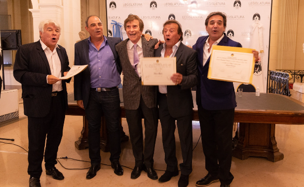 Los legisladores de la Ciudad de Buenos Aires declararon como Personalidades Destacadas en el ámbito de la Cultura a los cantantes de tango Carlos Morel, Néstor Rolan y Alberto Bianco.